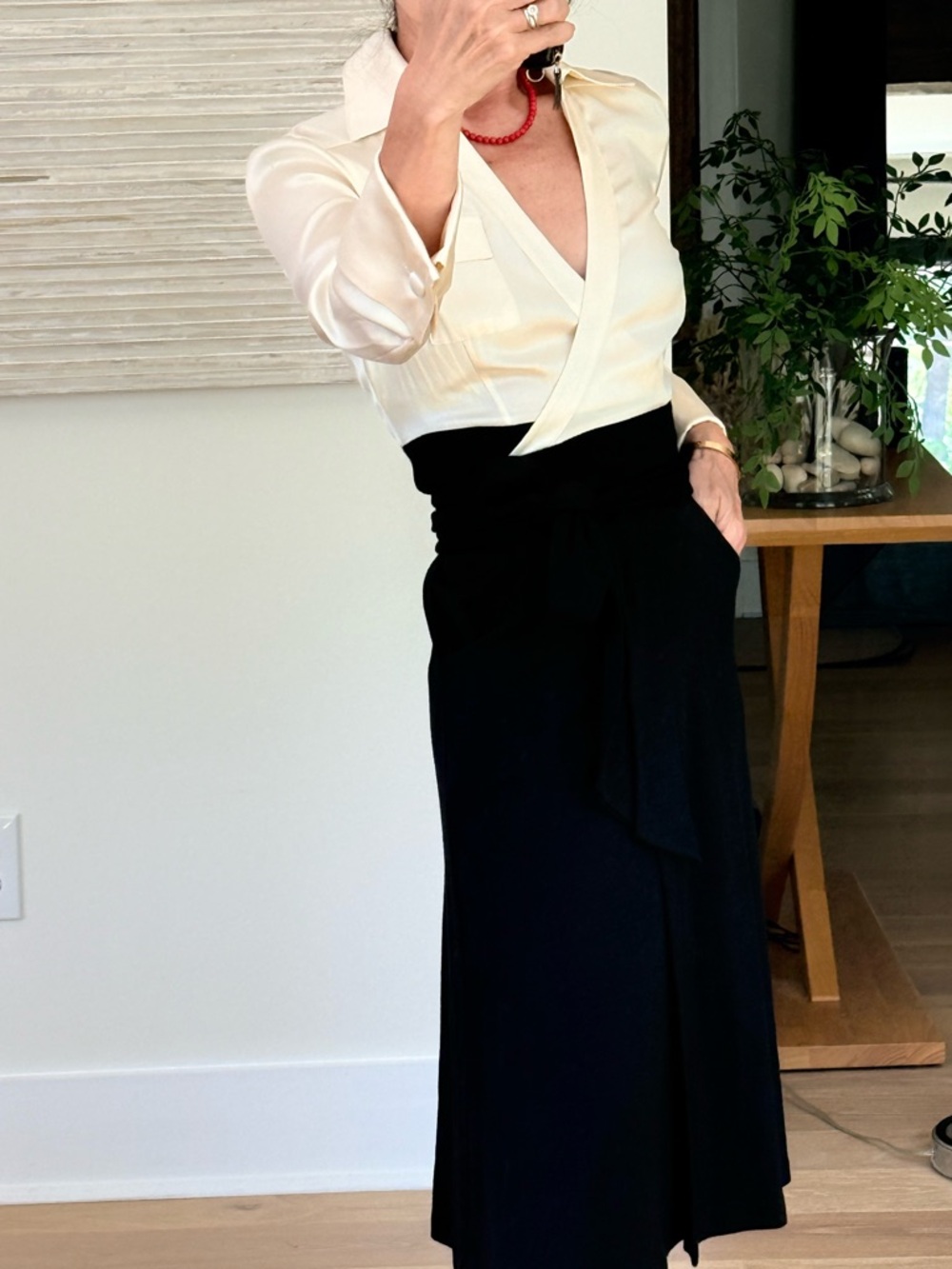 Diane Von Furstenberg Black Wrap Midi Dress with Self-Tie size 6 - Picture 3 of 13